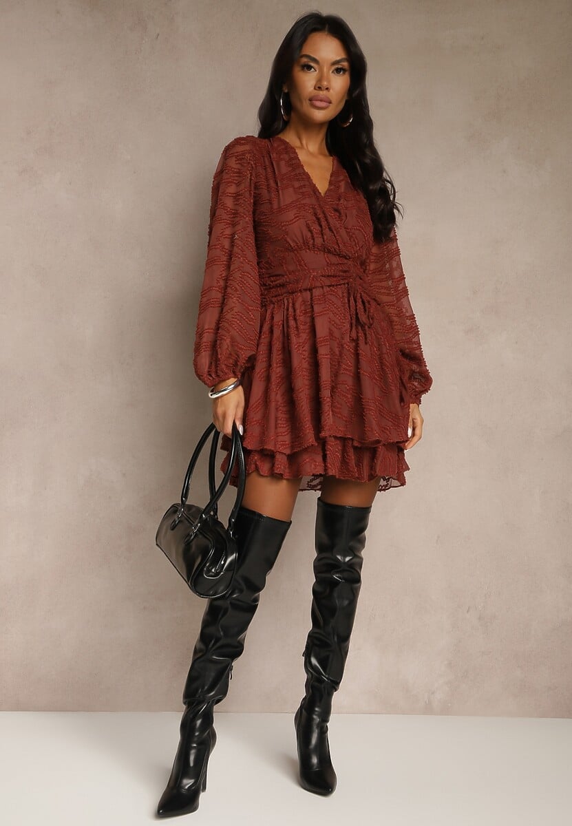 Czerwona Rozkloszowana Sukienka z Siateczki z Ozdobnym Tłoczeniem Zenessalia