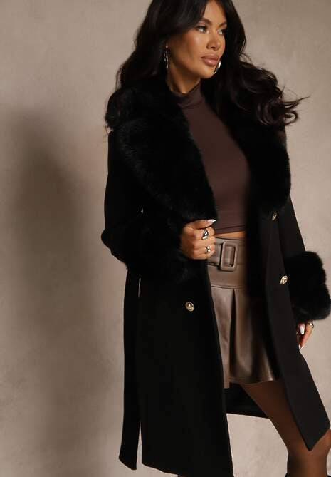 Czarny Dwurzędowy Płaszcz o Eleganckim Fasonie z Futerkowymi Zdobieniami  Lendrie