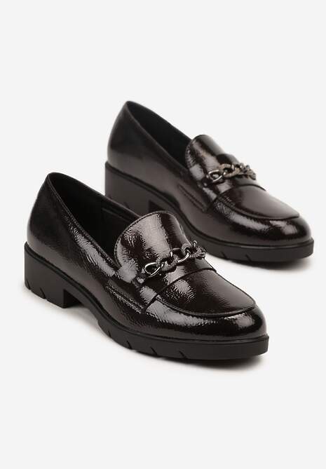 Brązowe Mokasyny Lakierowane Ozdobione Metaliczną Aplikacją Bemoste