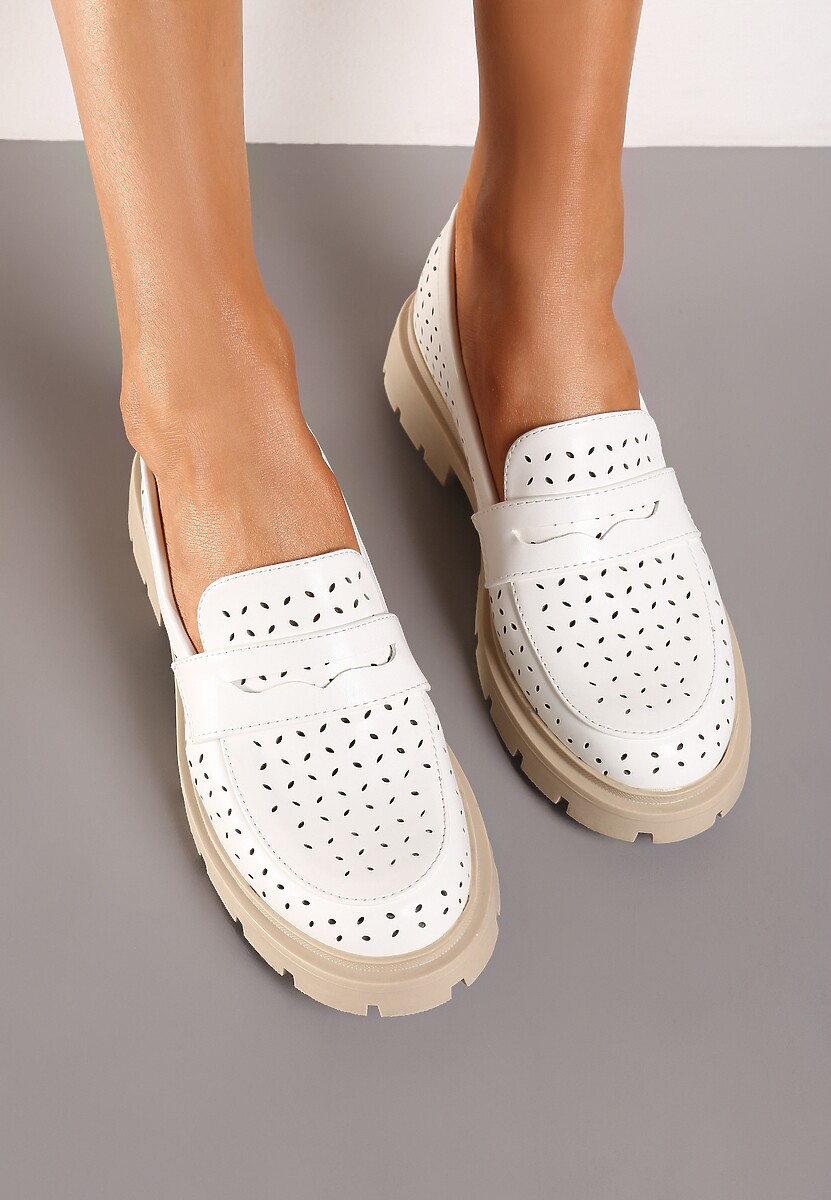 Białe Płaskie Mokasyny z Ekoskóry o Ażurowym Wykończeniu Cevora