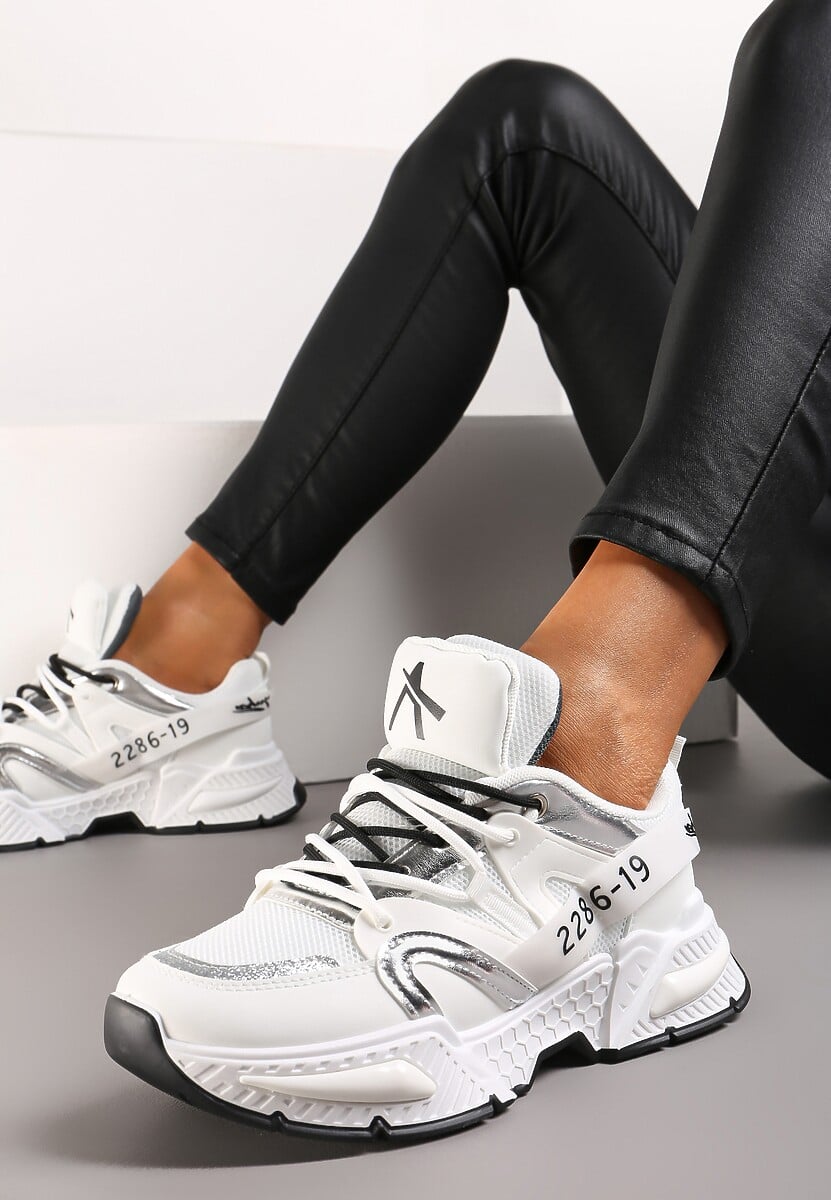Białe Nowoczesne Sneakersy z Grubą Podeszwą i Sznurowaniem Silika