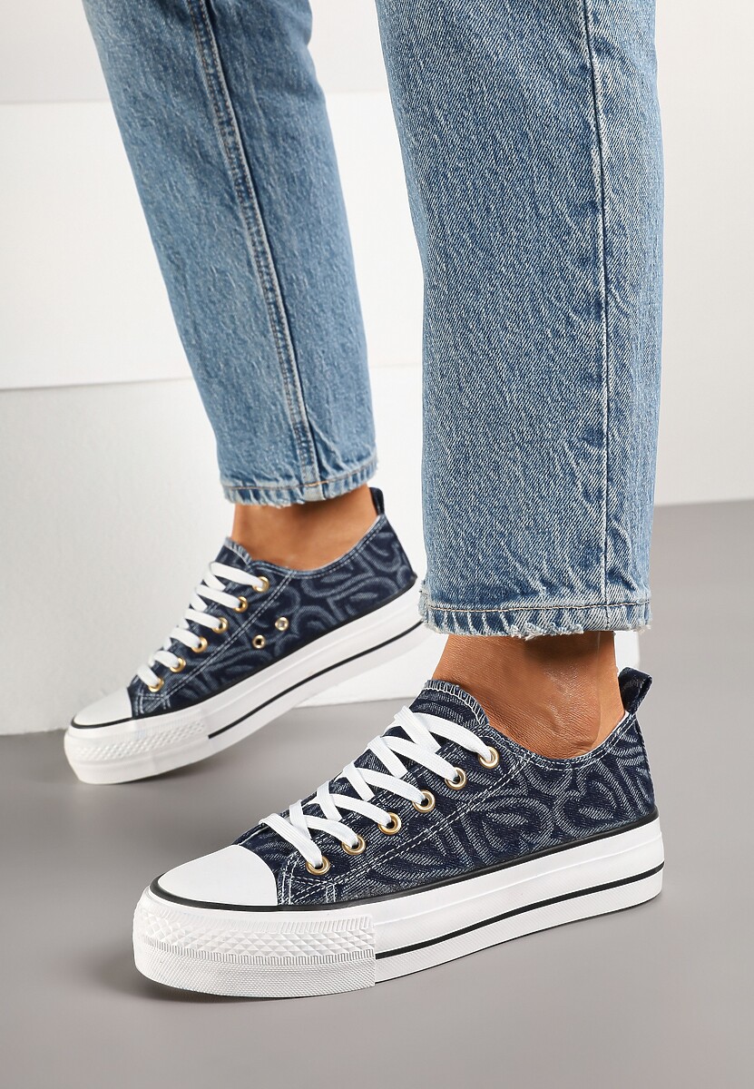 Granatowe Trampki na Platformie Zdobione Wzorem w Serca Gonavith