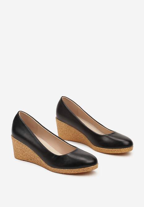 Czarne Półbuty ze Skórzaną Wkładką na Koturnie Ozdobionym Plecionką Terionnas