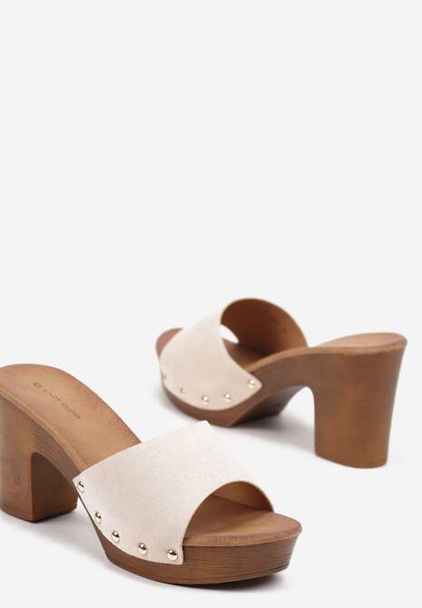 Beżowe Klapki Typu Drewniaki z Szerokim Paskiem z Nitami i Słupkiem Moallba