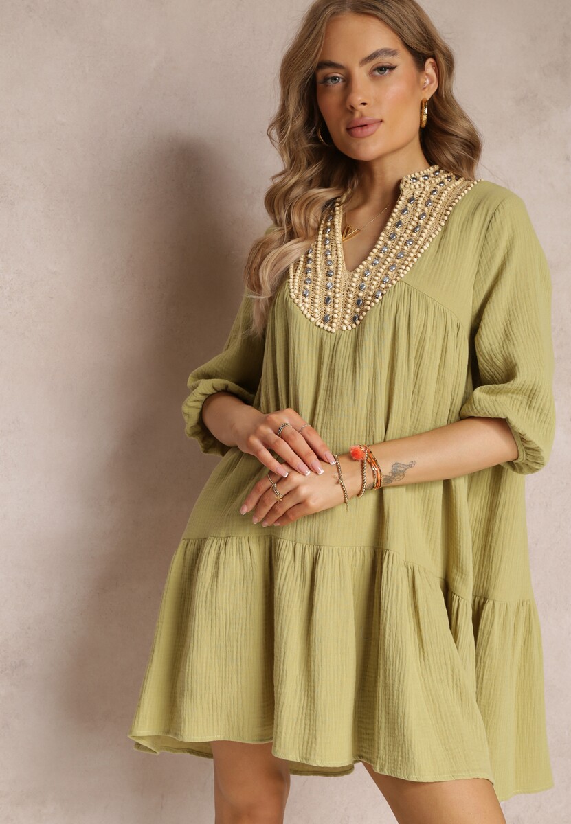 Zielona Rozkloszowana Sukienka Mini Ozdobiona Plecionką Przy Dekolcie Rufta