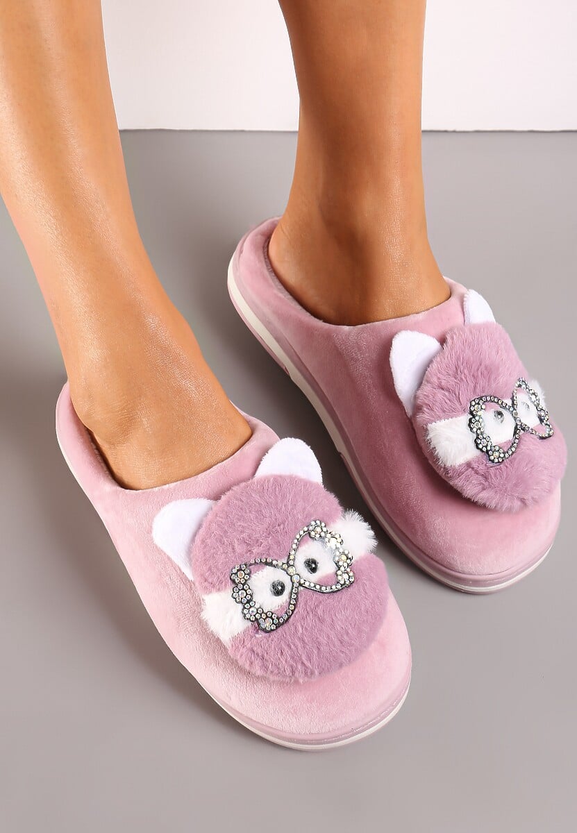 Fioletowe Futrzane Kapcie z Ozdobną Naszywką Oklonna