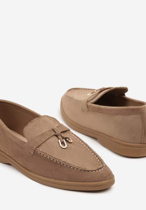 Ciemnobeżowe Mokasyny z Ekozamszu z Ozdobną Zawieszką Fevionea