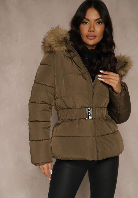 Ciemnozielona Kurtka Pikowana z Nieodpinanym Kapturem Futerkiem i Paskiem Retelda