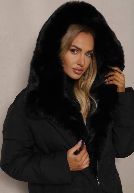 Czarna Pikowana Kurtka Zimowa z Kapturem i Ozdobnym Futerkiem Mesitana