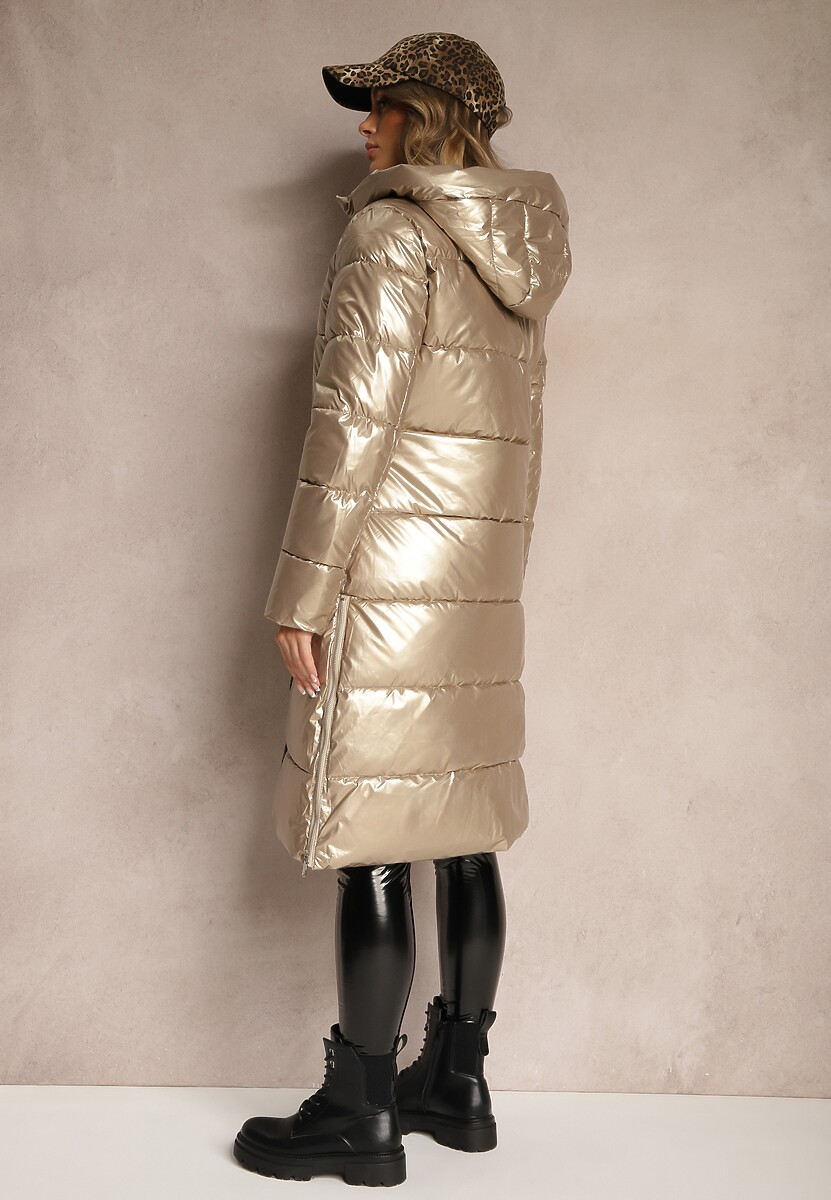 Złota Metaliczna Kurtka Zimowa o Długim Kroju z Pikowaniem Worfezi