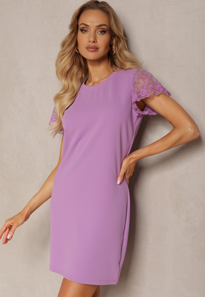 Biała Casualowa Sukienka Ozdobiona Koronką na Rękawku Haaklanda