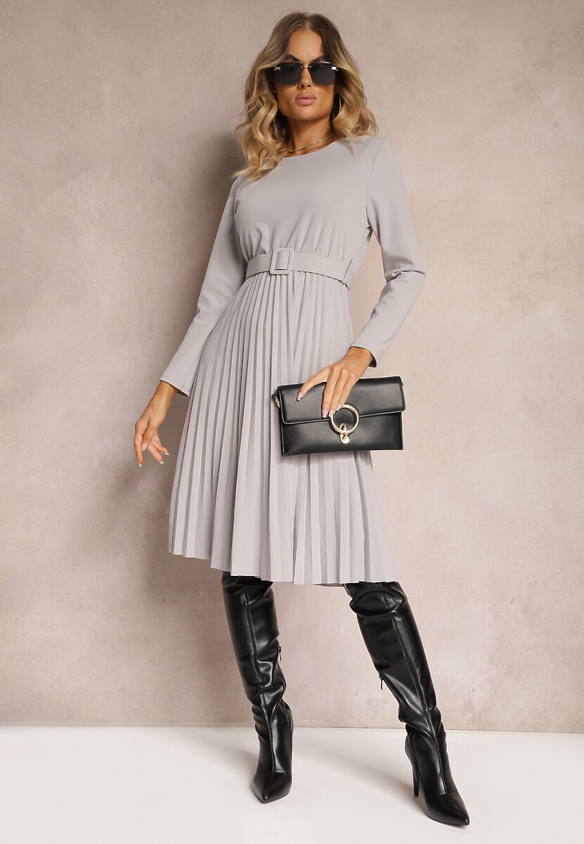 Jasnoszara Plisowana Sukienka Midi z Paskiem w Talii Pailomena