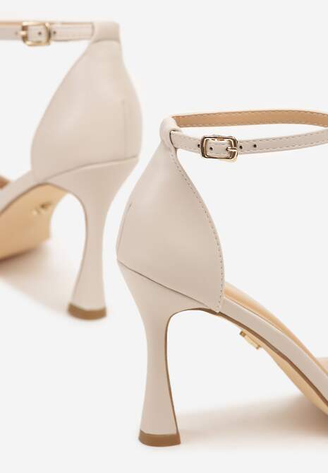 Jasnobeżowe Sandały na Szpilce Vices z Kwadratowym Noskiem Linasena