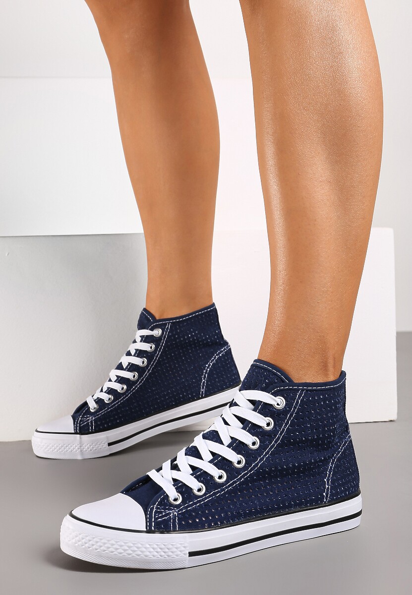 Granatowe Płaskie Trampki z Perforacją Yelagia