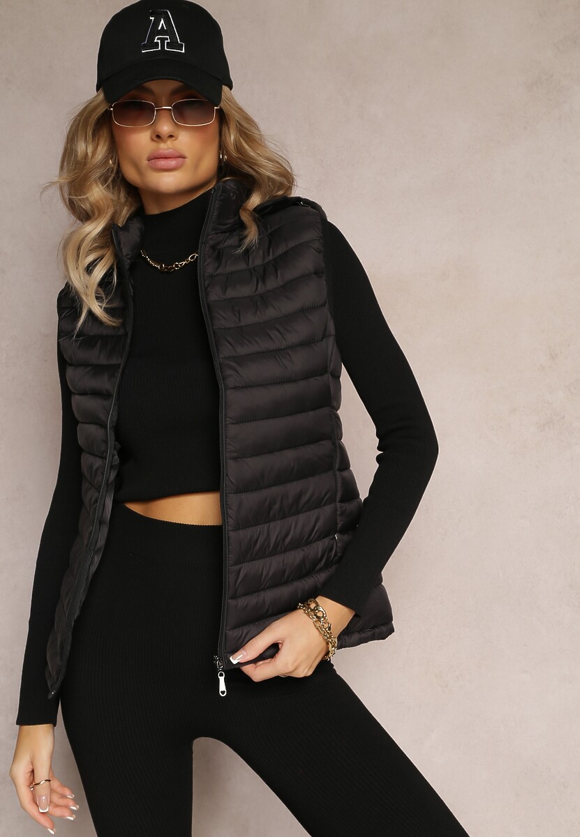 Czarna Kamizelka z Pikowaniem Kapturem i Kieszeniami Kimes