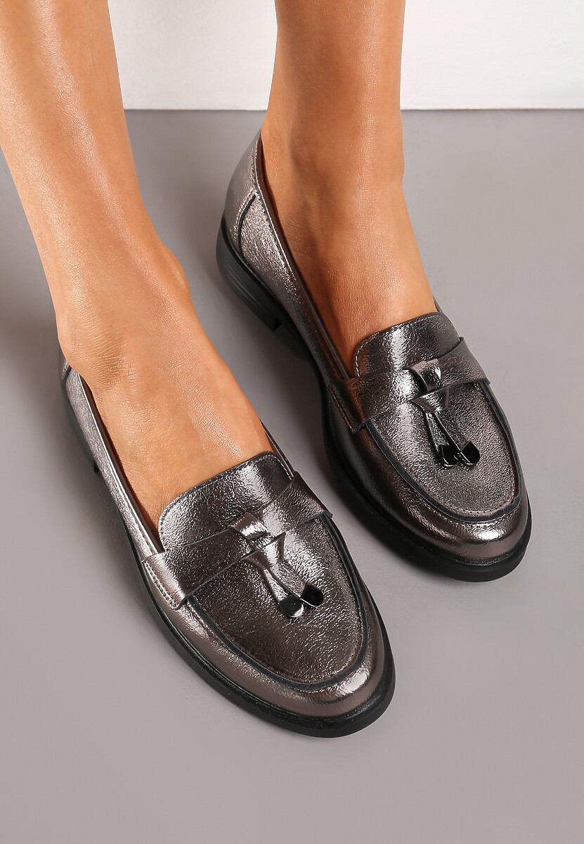 Srebrne Mokasyny ze Skórzaną Wkładką z Metalicznym Połyskiem i Frędzlami Unone