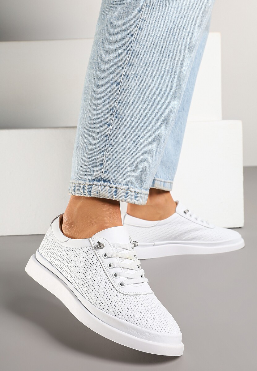 Białe Sneakersy Skórzane z Perforacją i Ozdobą Neorielina