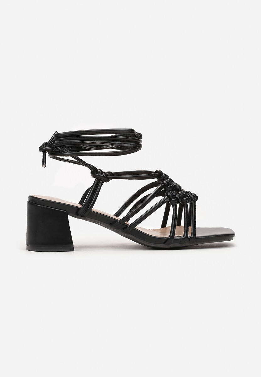 Czarne Sandały na Słupkowym Obcasie i Wiązaniem na Łydce Leumia