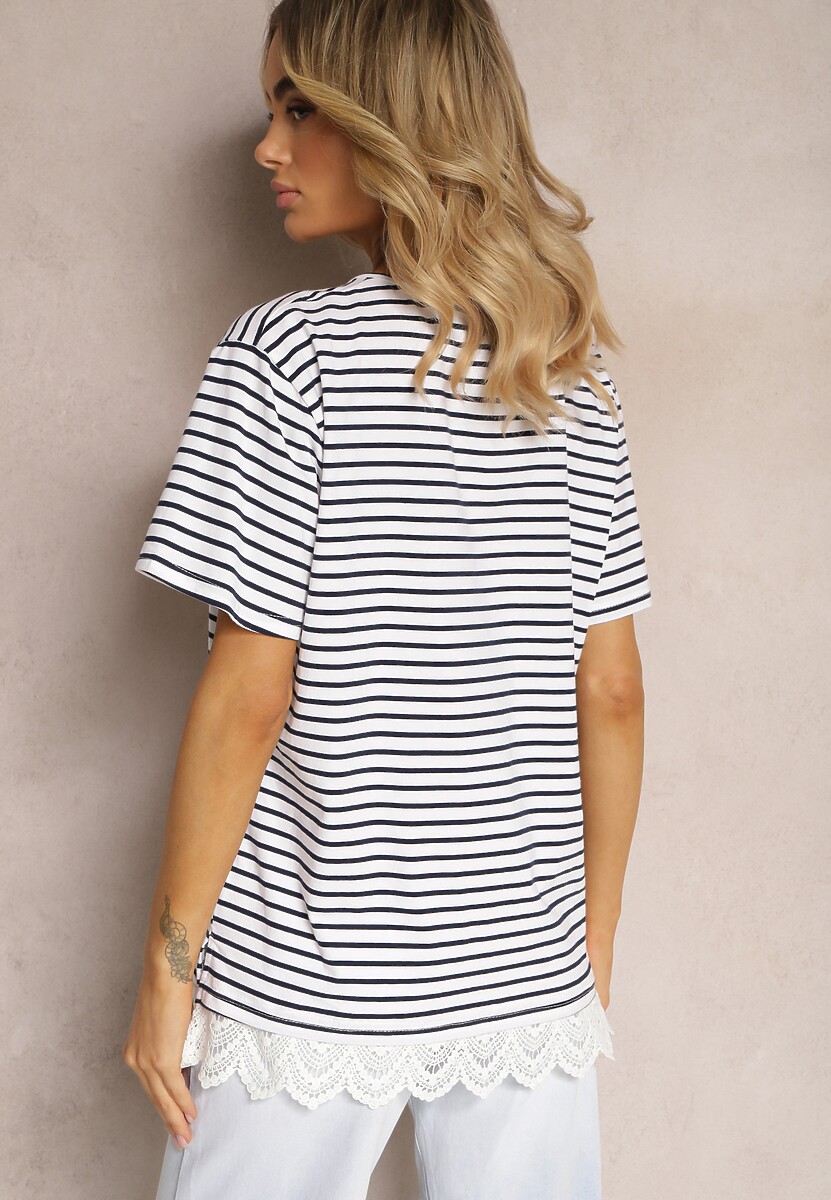 Biały T-shirt z Bawełny z Koronkową Wstawką w Paski Plastina