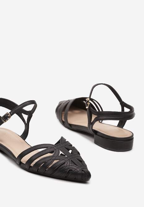 Czarne Sandały na Płaskiej Podeszwie z Ozdobnymi Paskami i Noskiem Ozaia