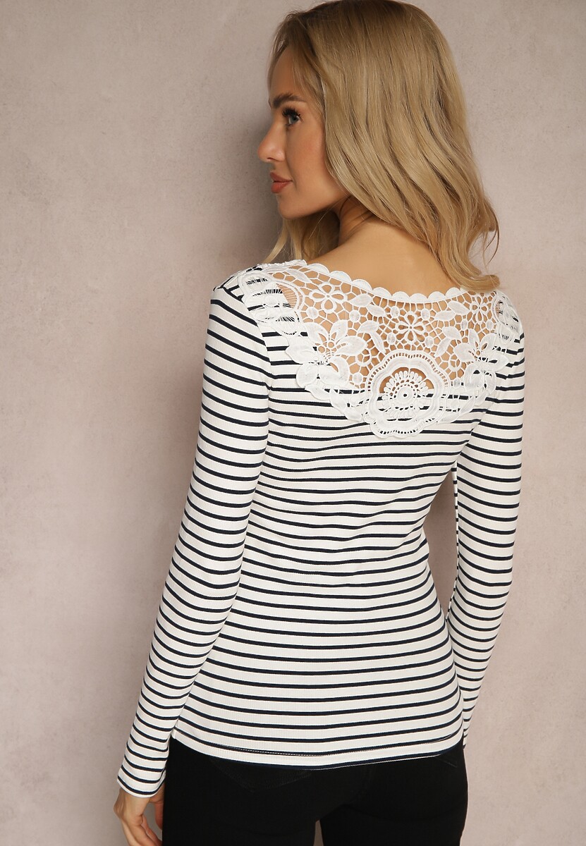 Biała Bluzka z Prążkowanego Materiału w Paski z Koronką Irinima