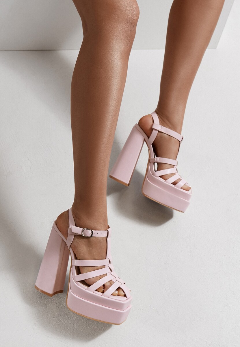 Jasnoróżowe Sandały na Wysokim Słupku i Platformie z Kwadratowym Noskiem i Sprzączką Lakota