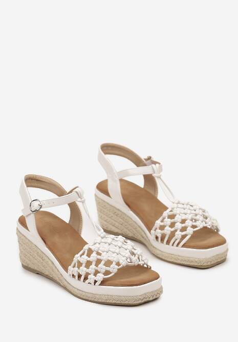 Białe Sandały na Koturnie w Stylu Boho Ozdobione Plecionką Testrena