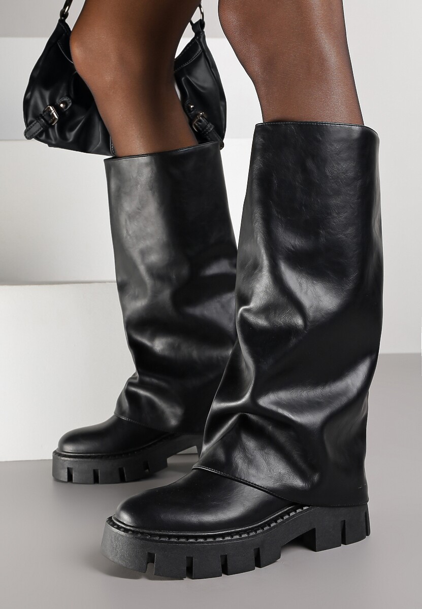 Czarne Kozaki z Wywiniętą Cholewką na Podeszwie ze Żłobieniami Eseana