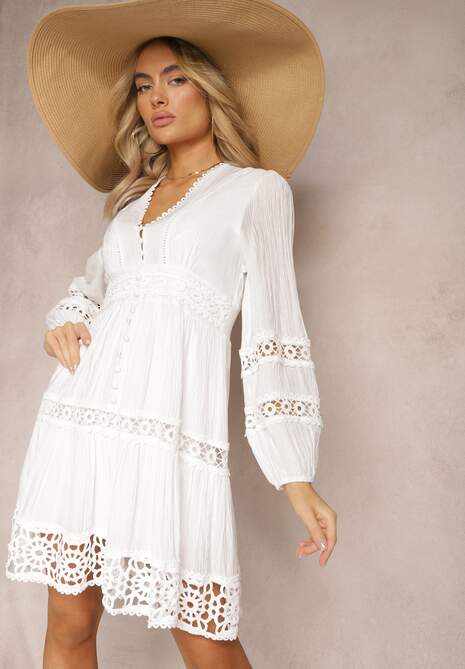 Biała Rozkloszowana Sukienka Mini z Ażurowym Wzorem i Gumką Ilermia