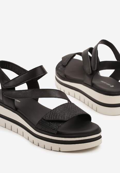 Czarne Sandały na Platformie z Ozdobnymi Paskami na Rzep Solitte