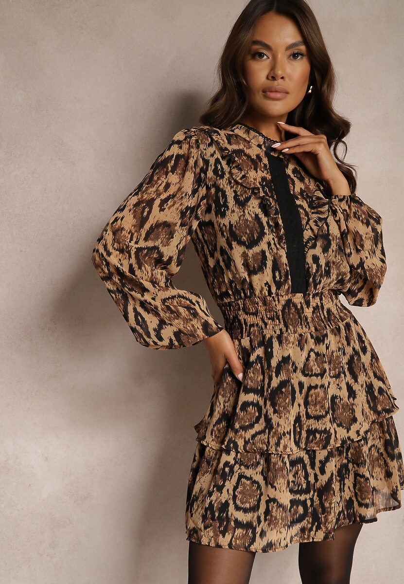 Brązowa Panterkowa Sukienka o Rozkloszowanym Kroju ze Stójką i Falbankami Labrette