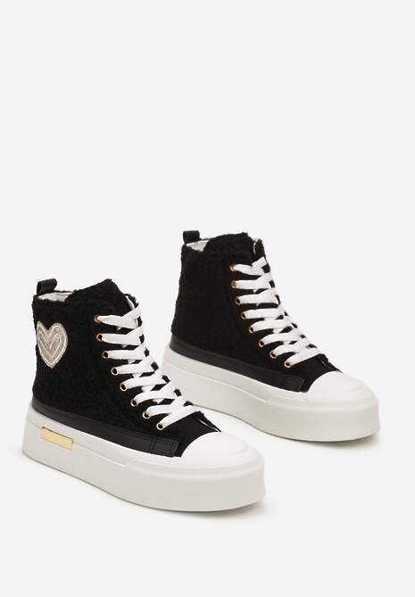 Czarne Futerkowe Trampki na Platformie z Ozdobną Naszywką w Kształcie Serca Aelinna