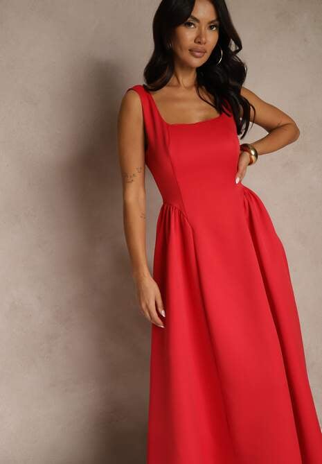 Czerwona Sukienka o Rozkloszowanym Kroju na Szerokich Ramiączkach Retelina