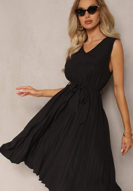 Czarna Plisowana Sukienka Midi z Plisami na Dole i Paskiem w Talii Wrensilva