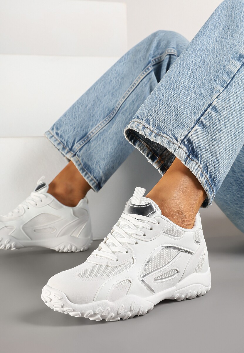 Białe Sneakersy Ozdobione Tłoczoną Cholewką Pillitha