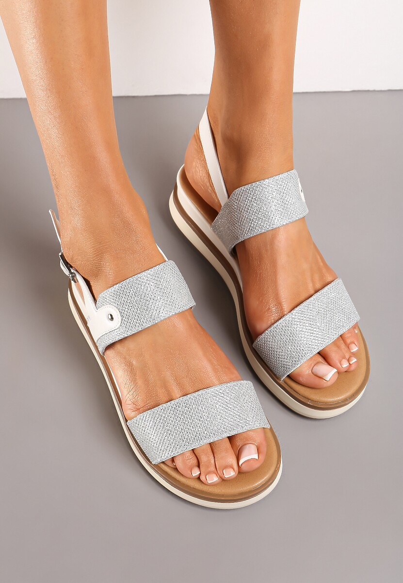 Srebrno-Białe Brokatowe Płaskie Sandały Zapinane Wokół Kostki na Sprzączkę Bellisara