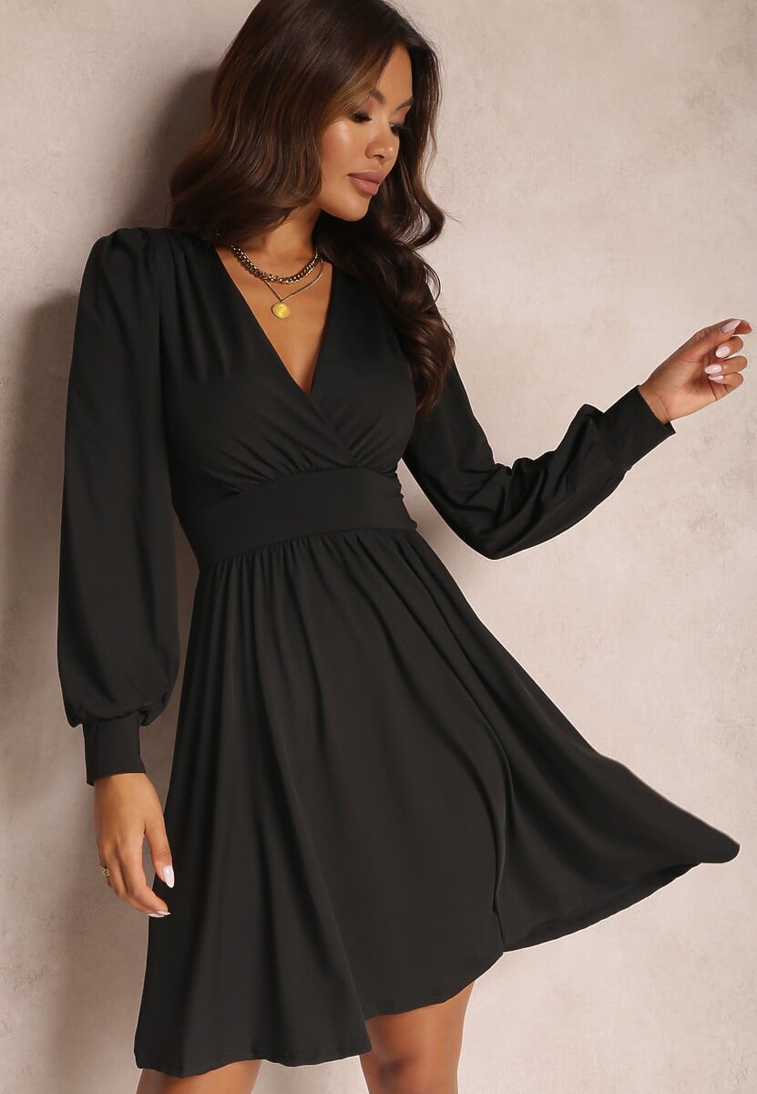 Czarna Sukienka Kopertowa Taliowana Hosidius