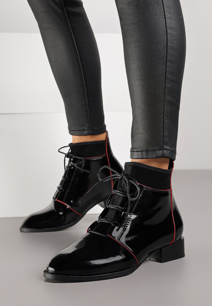 Czarne Lakierowane Botki Vices ze Sznurowaną Cholewką Senilea