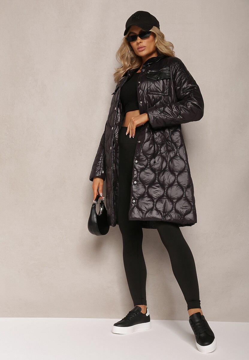 Czarna Kurtka za Kolano z Kołnierzem Pikowana Vilia