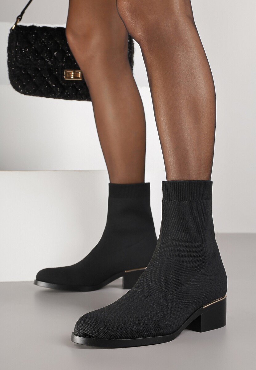 Czarne Skarpetkowe Botki na Niskim Obcasie z Metaliczną Aplikacją Ezrivess