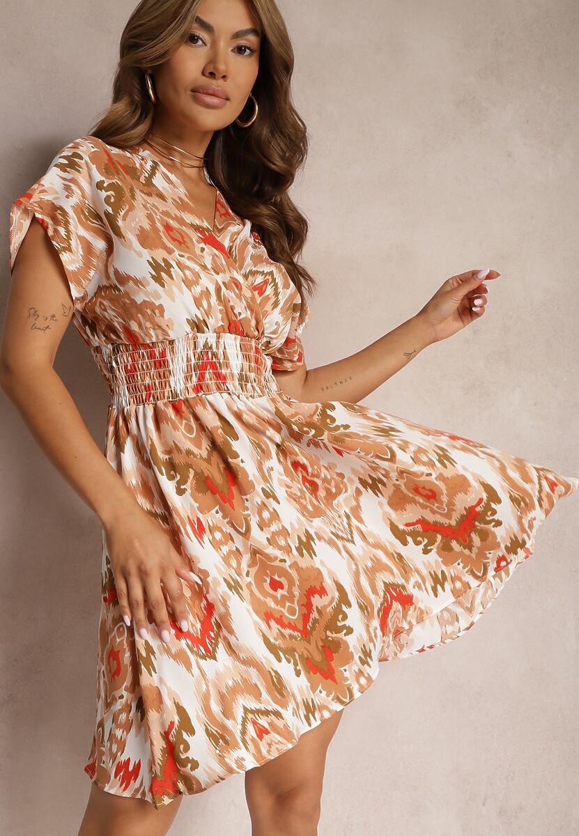 Ciemnobeżowa Sukienka Rozkloszowana z Trójkątnym Dekoltem i Gumką w Talii Darrla