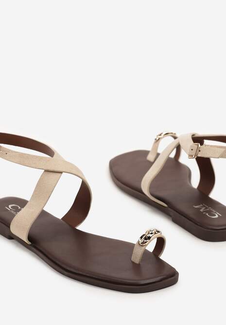 Beżowe Sandały Typu Japonki z Metalicznymi Wstawkami Frolimi