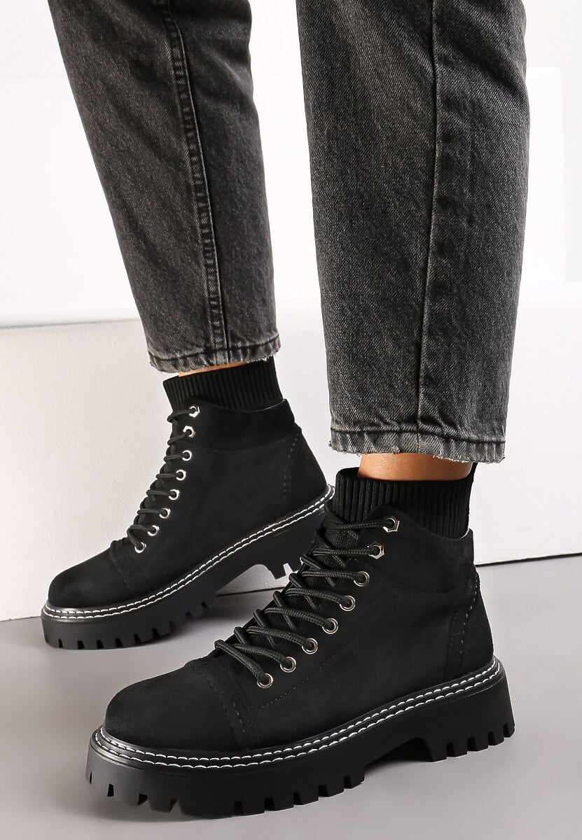 Czarne Botki Trapery z Elastycznym Ściągaczem i Sznurowaniem Raniwa
