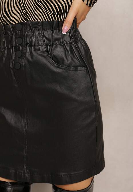 Czarna Spódnica z Ekoskóry z Ozdobnie Marszczoną Talią Selja