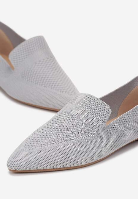 Szare Balerinki z Noskiem w Szpic i Delikatną Perforacją Anallia