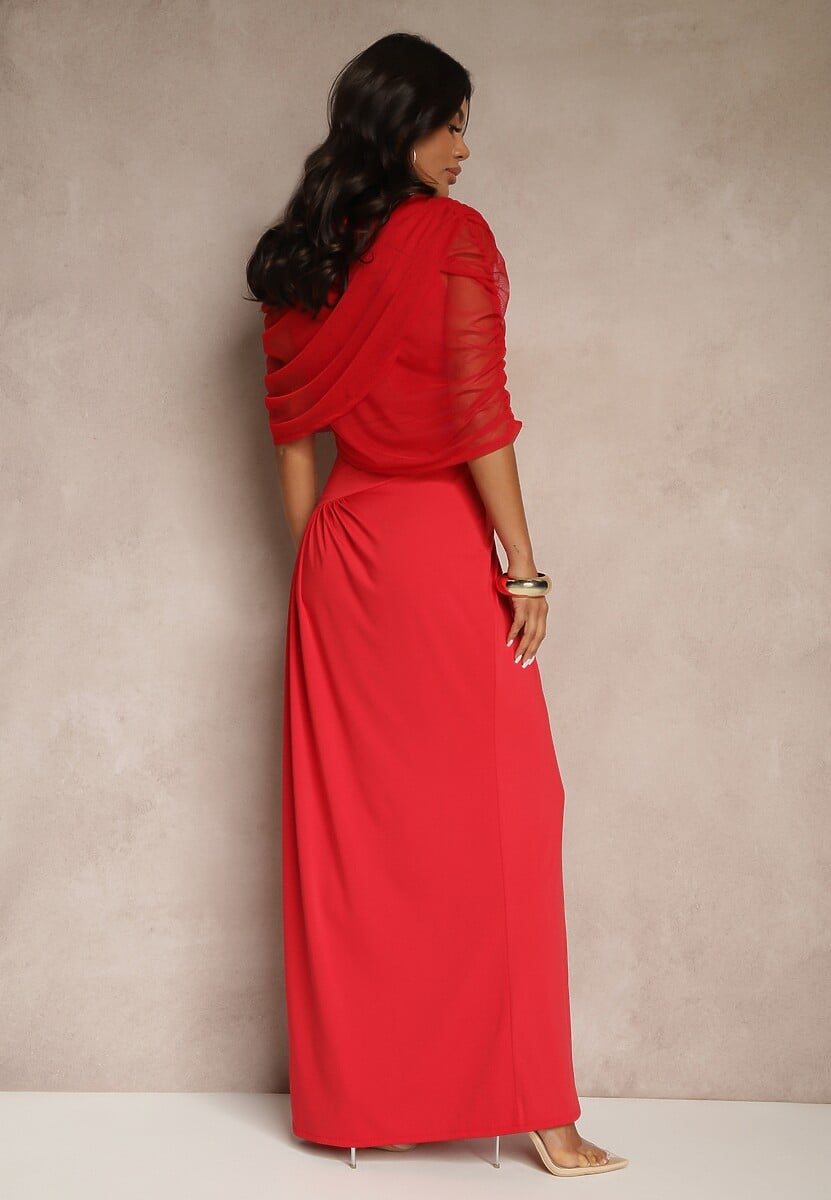 Czerwona Marszczona Sukienka o Taliowanym Kroju z Dodatkową Narzutką z Siateczki Milarielis