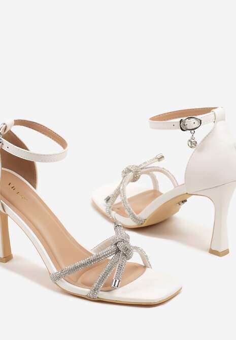 Białe Sandały Vices z Cyrkoniowymi Paskami Erathela