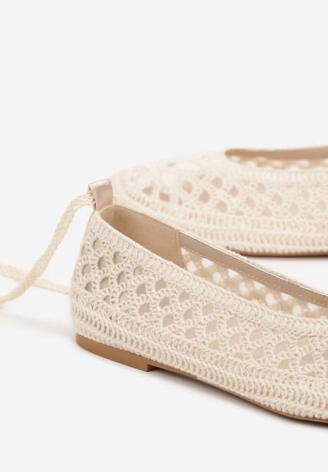 Beżowe Balerinki Vices z Szydełkową Cholewką i Wiązaniem Wokół Kostki Ernelia