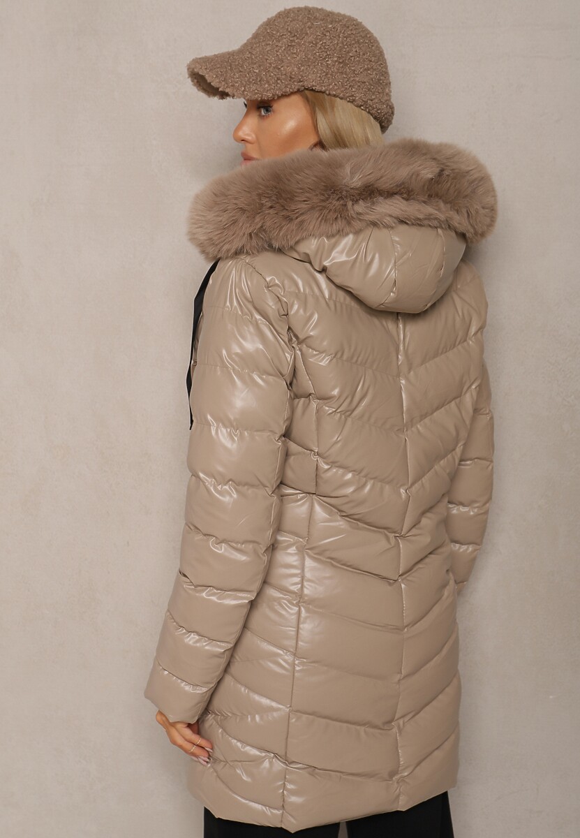 Beżowa Kurtka Pikowana  o Długim Kroju Ozdobiona Sznurkami i Odpinanym Futerkiem Lorrina