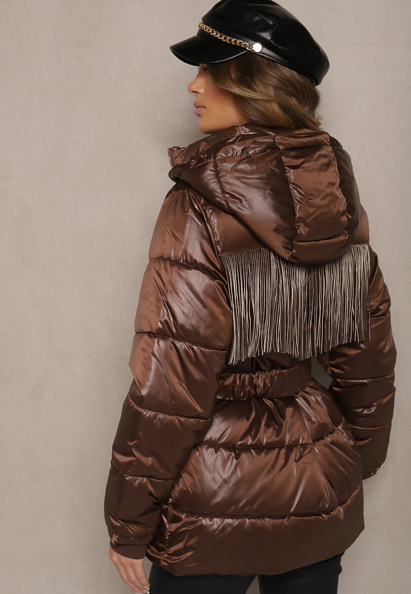 Brązowa Kurtka z Kapturem i Marszczonym Paskiem Zdobiona Frędzlami i Pikowaniem Sanathra